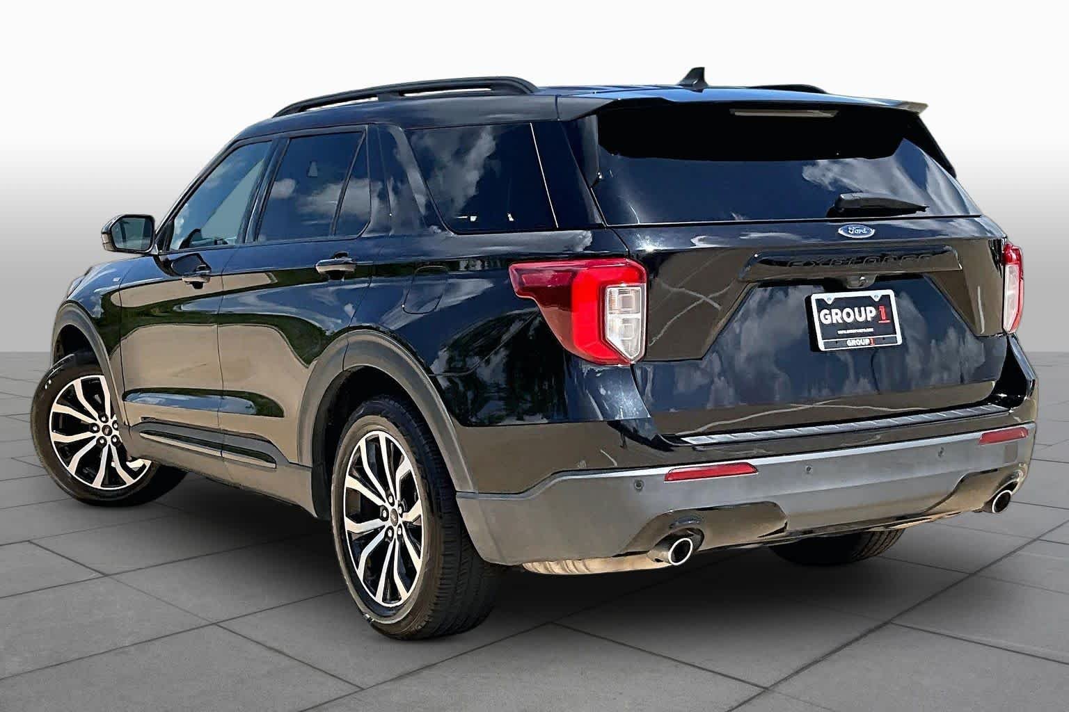 Used 2022 Agate Black Metallic Ford ST-Line image 12