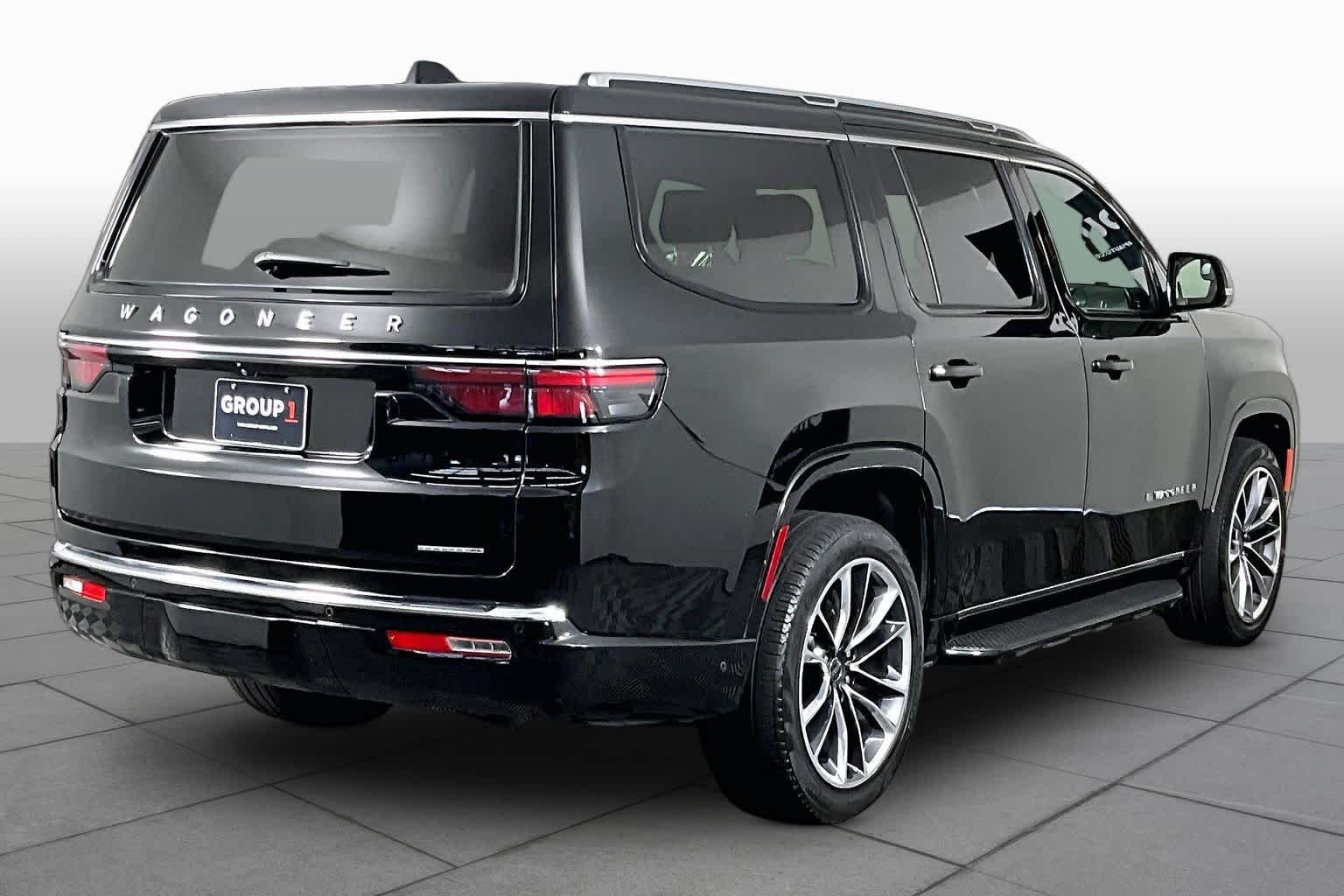 Certified Used 2024 Diamond Black Crystal Pearlcoat Jeep Series II image 12