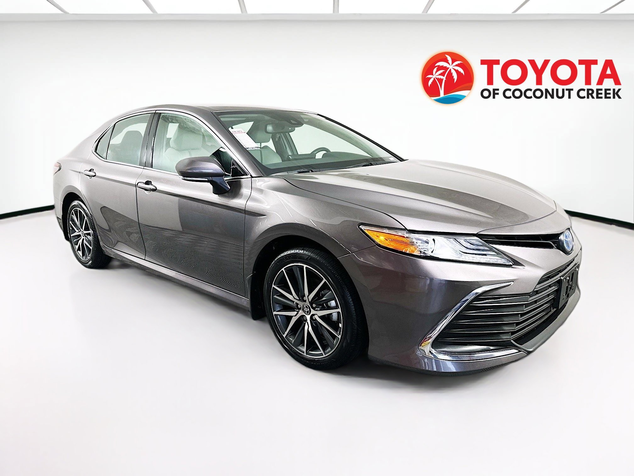 2024 Toyota Camry thumbnail 3