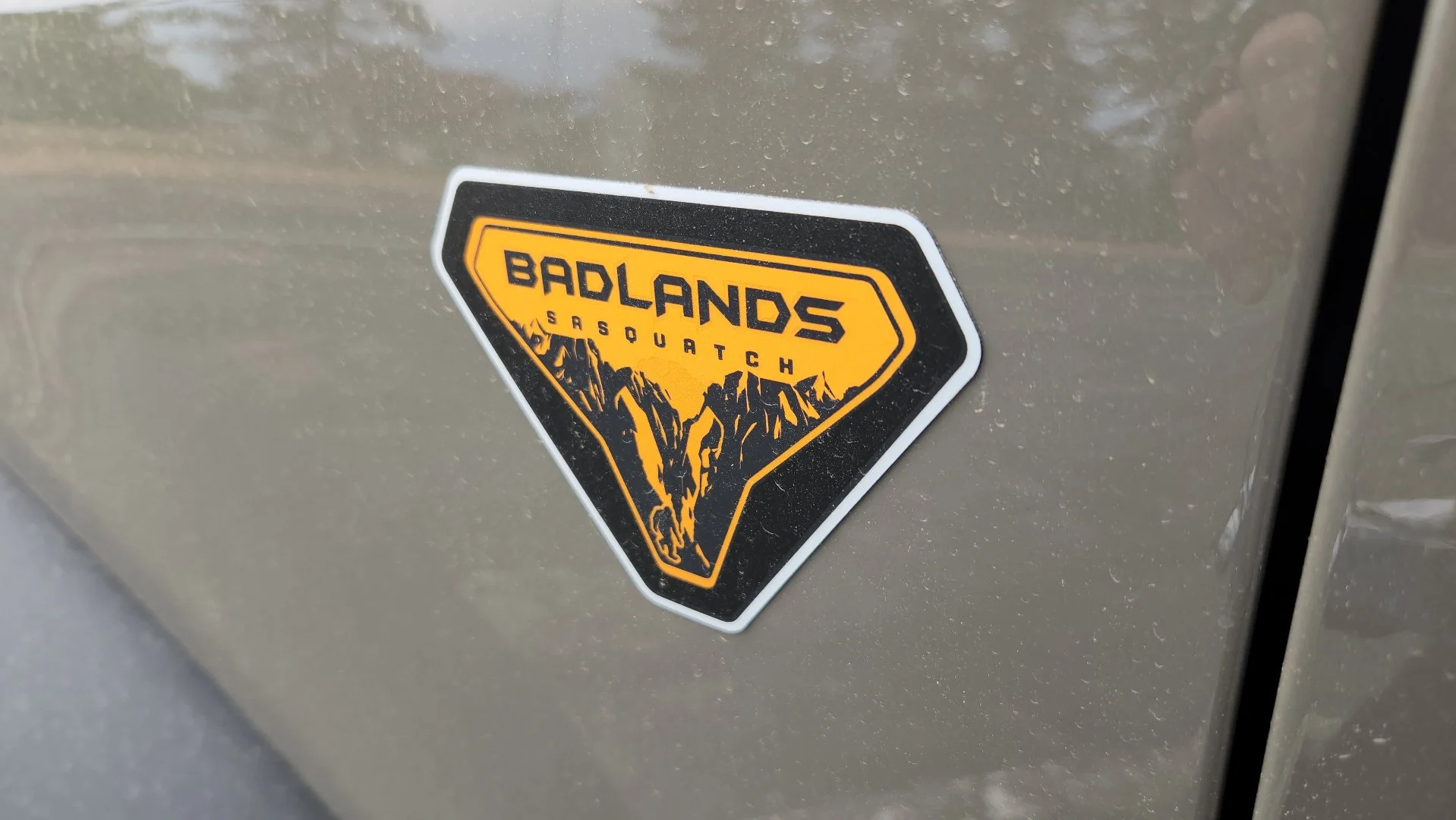 New 2026 Marsh Gray Ford Badlands image 21
