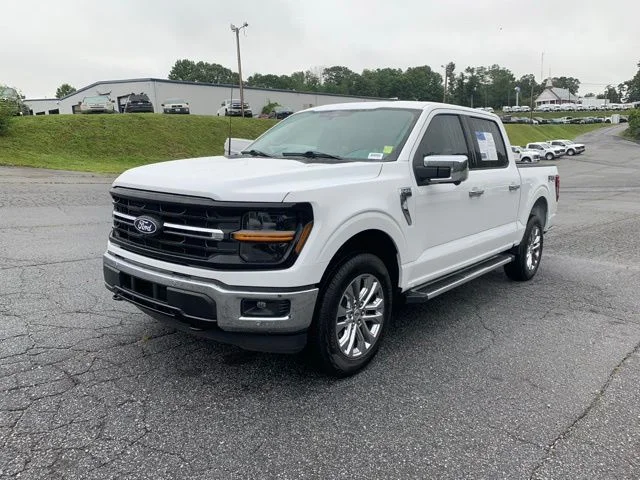 Certified Used 2024 Oxford White Ford XLT image 4