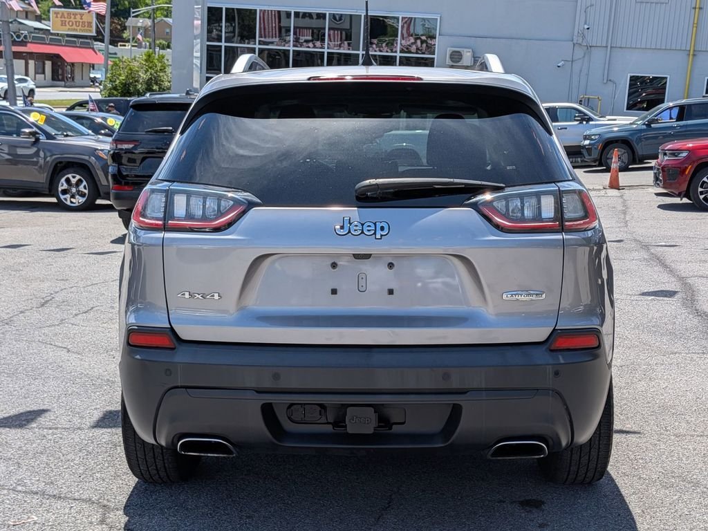 Used 2021 Silver Jeep Latitude Lux image 7