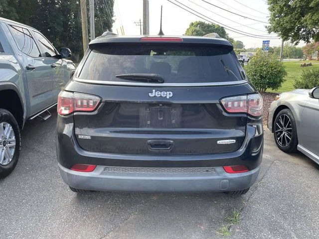 Used 2018 Black Jeep Latitude image 5