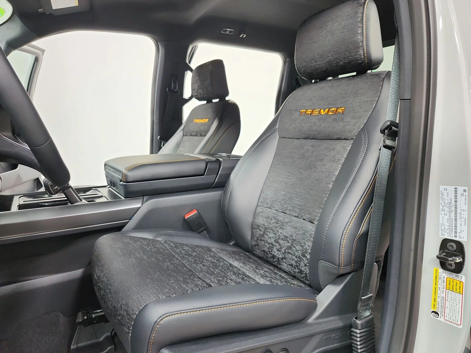 New 2026 White Ford Tremor image 19