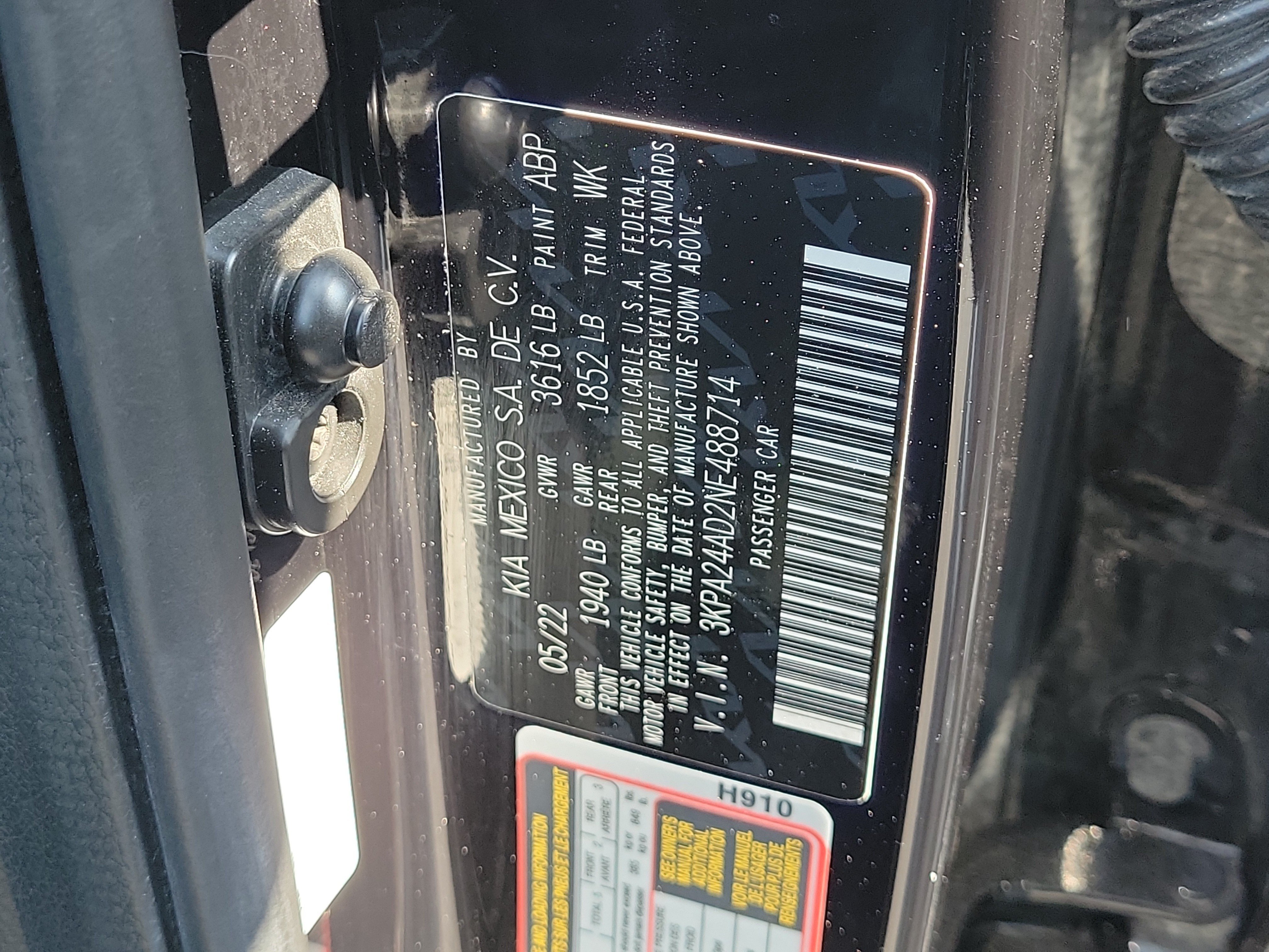 Used 2022 Aurora Black Kia LX image 31