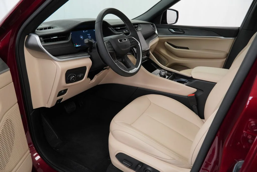 Used 2025 Red Jeep Limited image 11