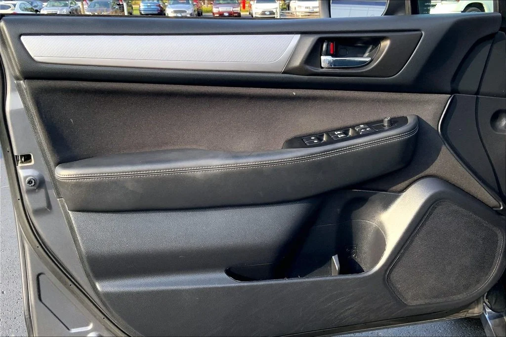 Used 2018 Gray Subaru 2.5i image 26