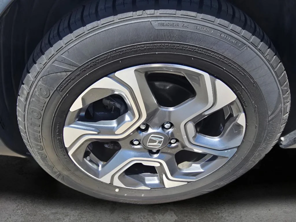 Used 2018 White Diamond Pearl Honda EX image 9