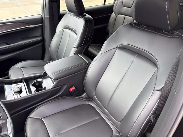 New 2027 Black Jeep Limited image 17