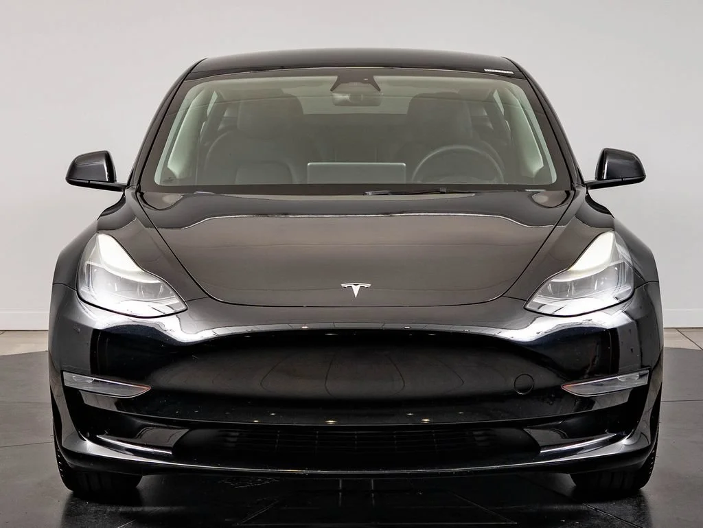 Used 2023 Black Tesla  image 2