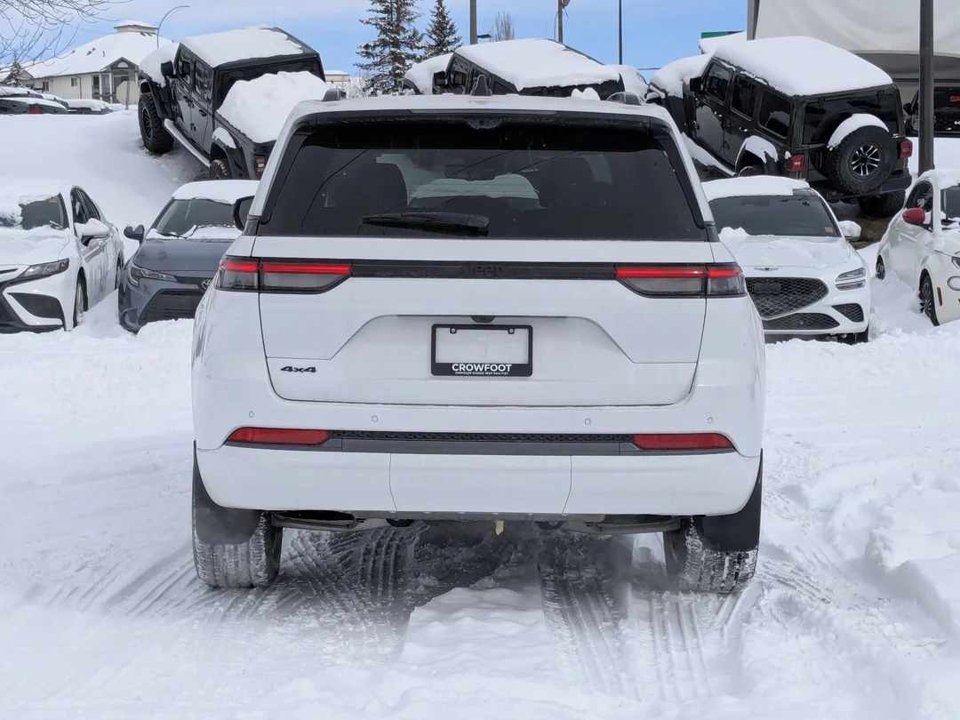 New 2026 White Jeep Limited Reserve - - 4x4 - Nappa Leather - Ventilated Seats - Trailer Tow Pack & More! image 7