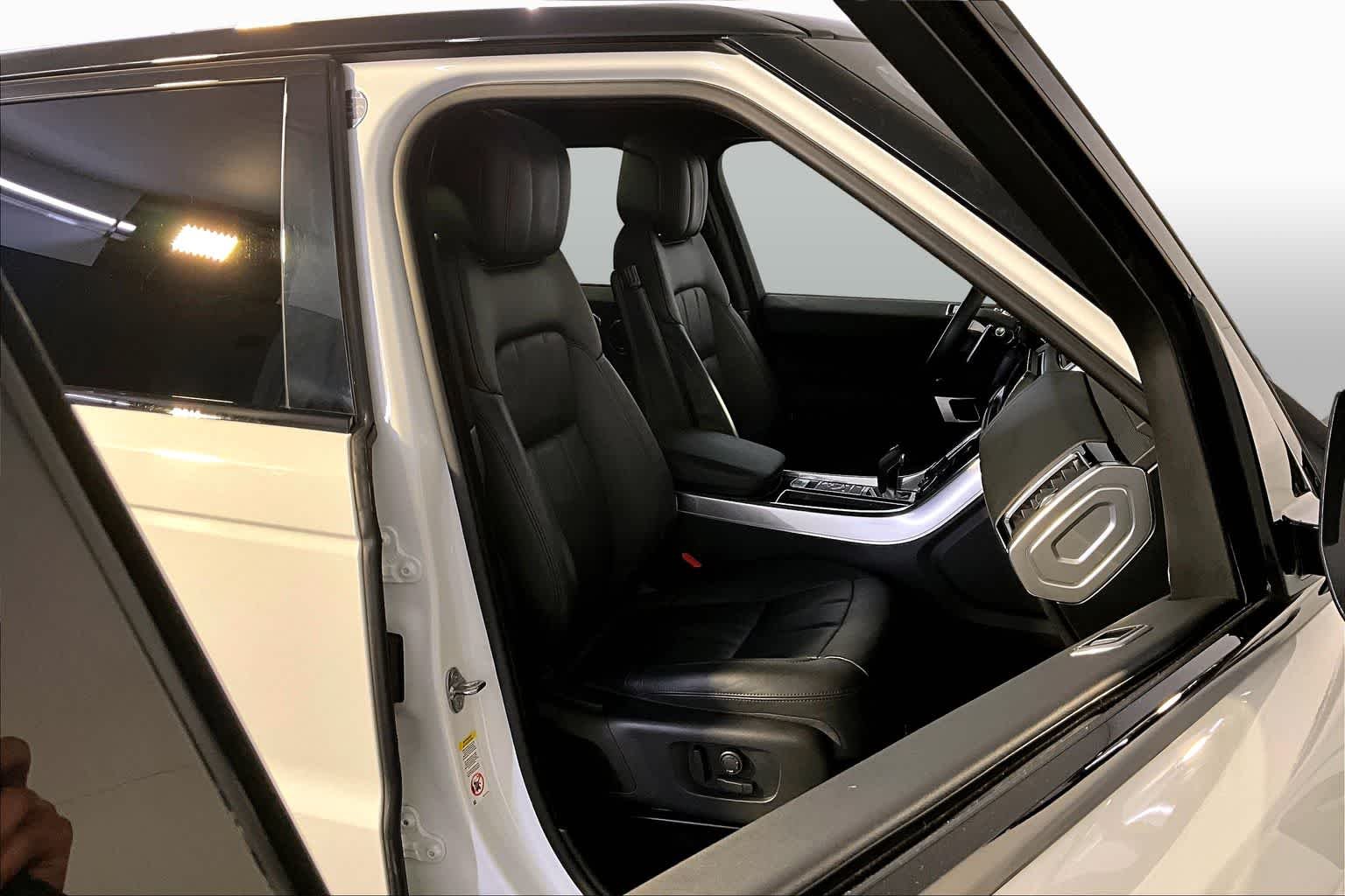 Used 2021 Fuji White Land Rover HSE Silver Edition image 8