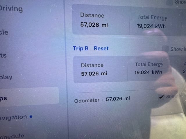 Used 2020  Tesla  image 2