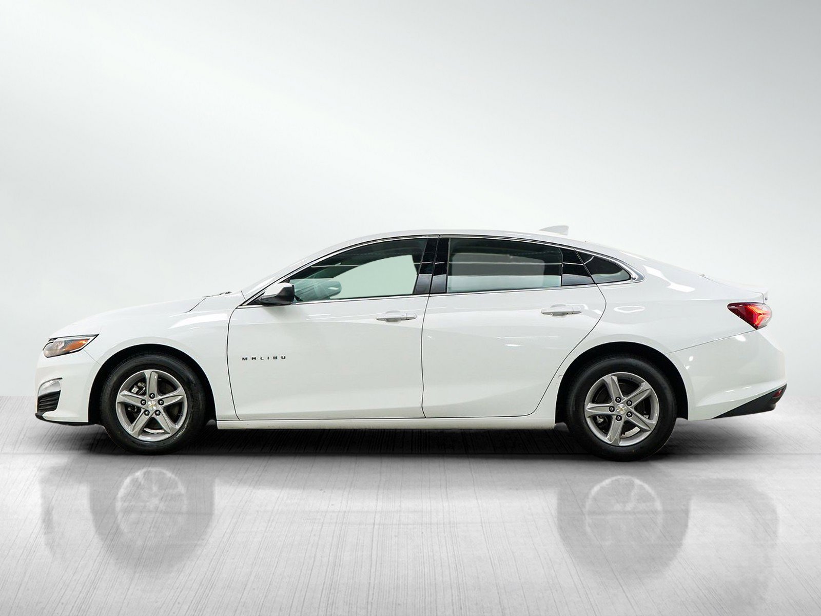 Used 2022 Chevrolet Malibu 1LT with VIN 1G1ZD5ST4NF150884 for sale in Minneapolis, Minnesota
