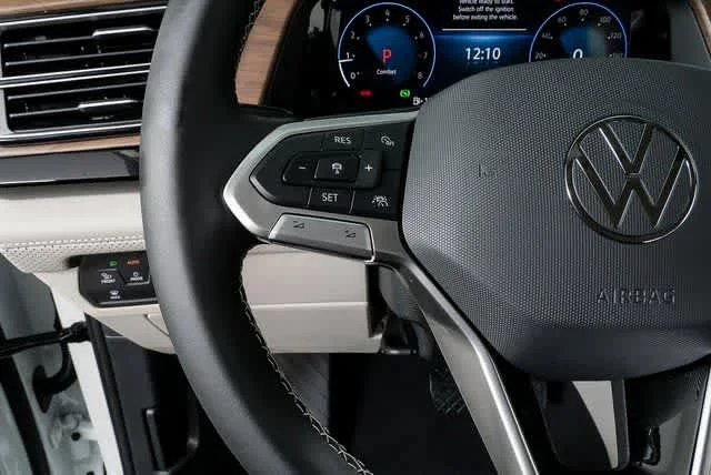 New 2026 Opal White Pearl Volkswagen 2.0T SE image 10