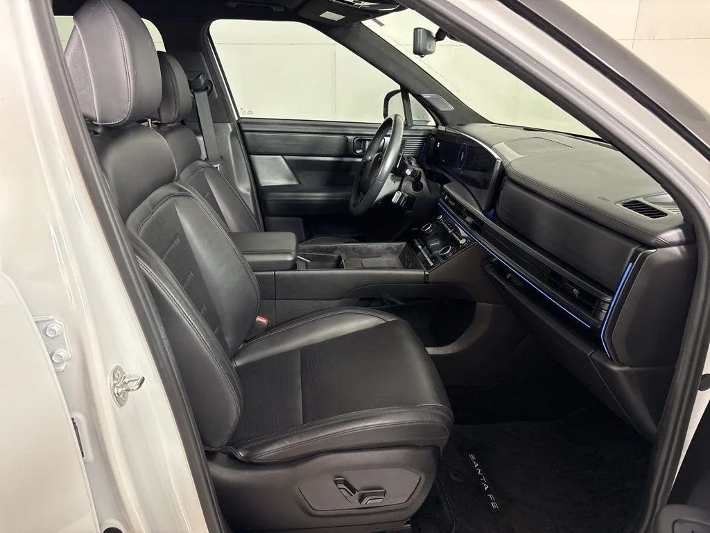 Used 2025 White Hyundai Calligraphy image 15