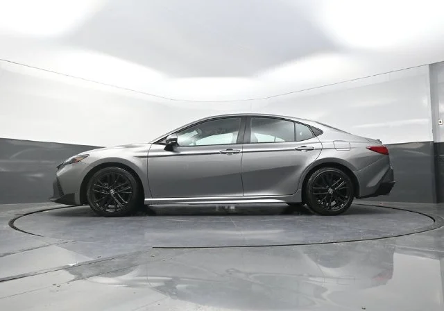 Used 2025  Toyota SE image 34