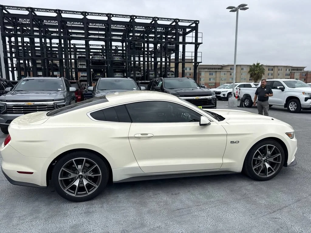 Used 2015  Ford GT 50 Years Limited Edition image 4