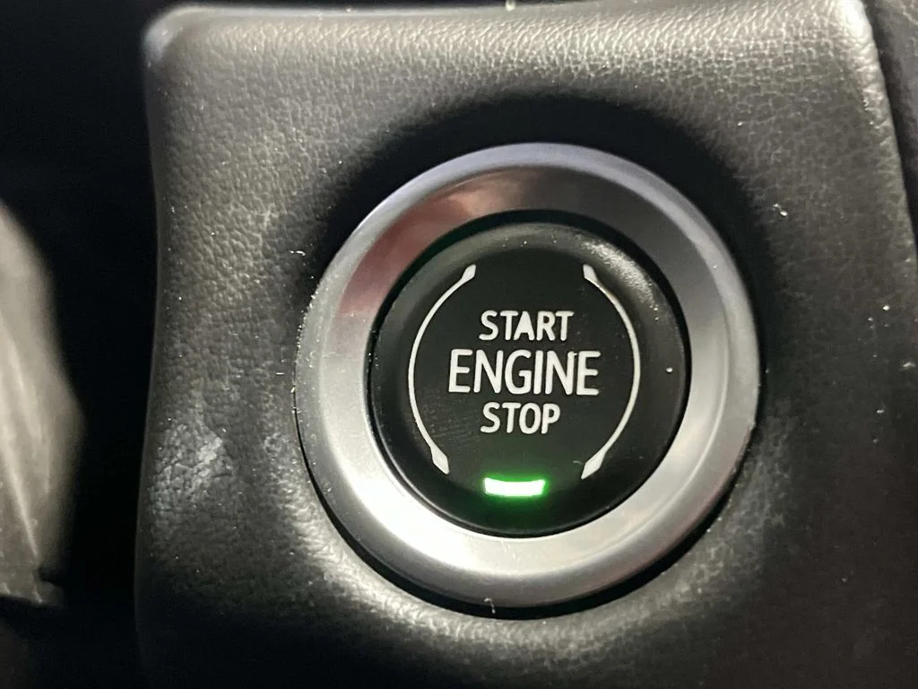Certified Used 2022 Onyx Black GMC SLT image 25