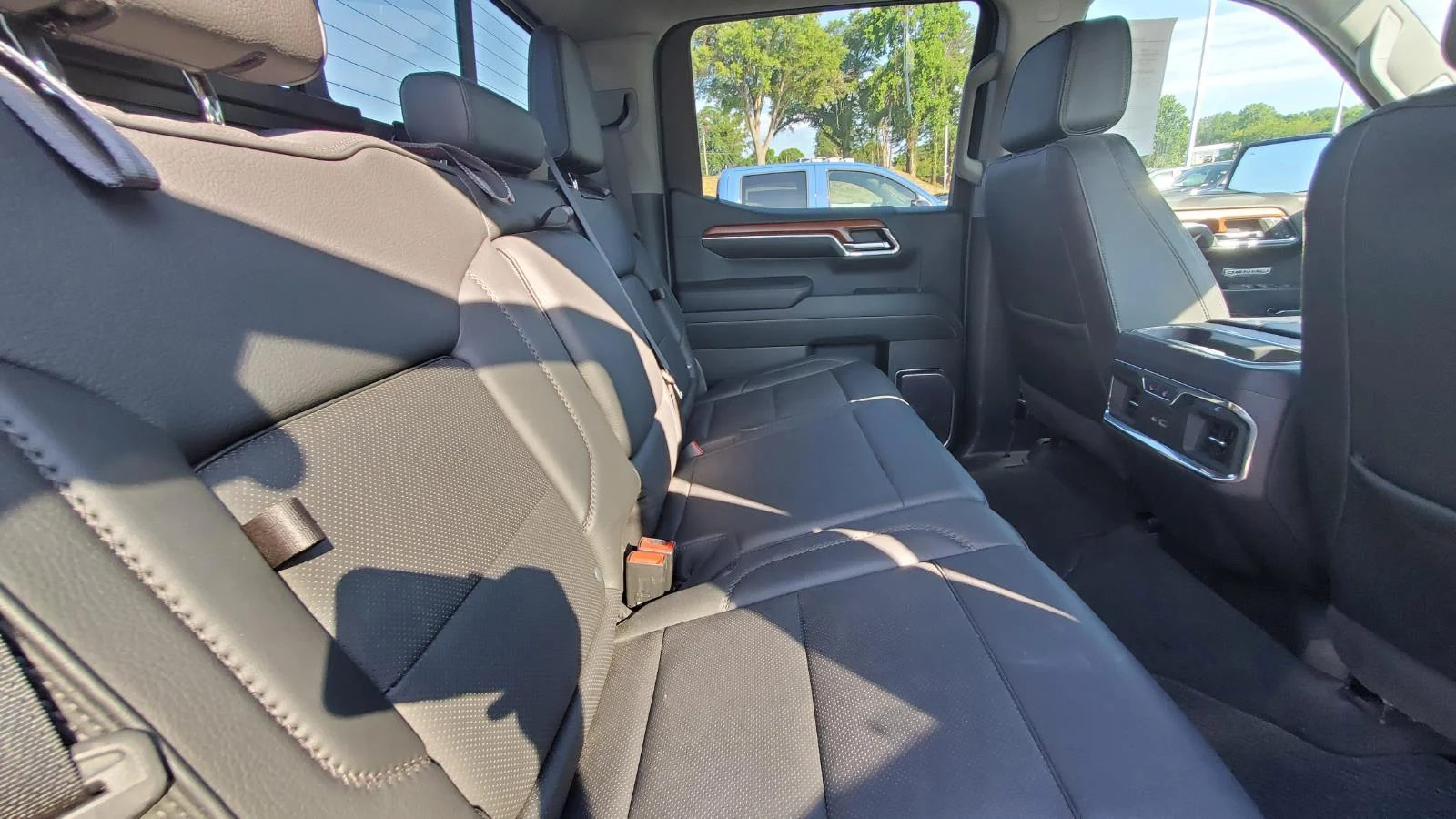 Used 2023 Summit White GMC Denali image 6