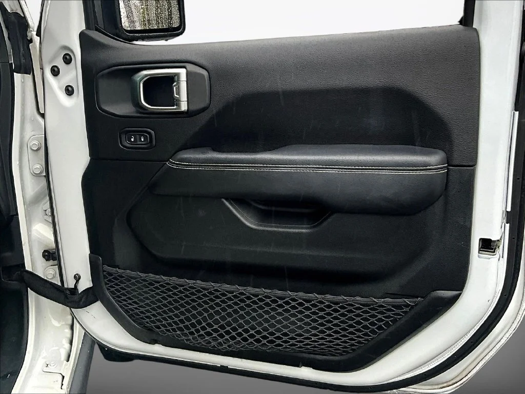Used 2019 White Jeep Unlimited Rubicon image 29