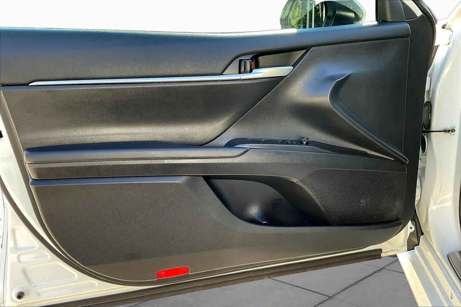 Used 2024 Ice Cap Toyota LE image 21