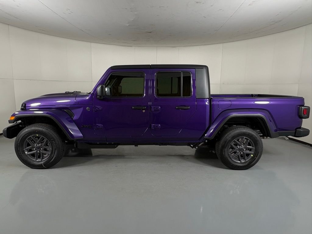 New 2026 Reign Jeep Sport S image 5