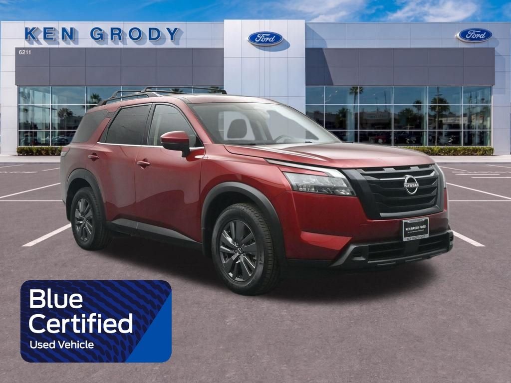 2023 Nissan Pathfinder SV 2WD's photo