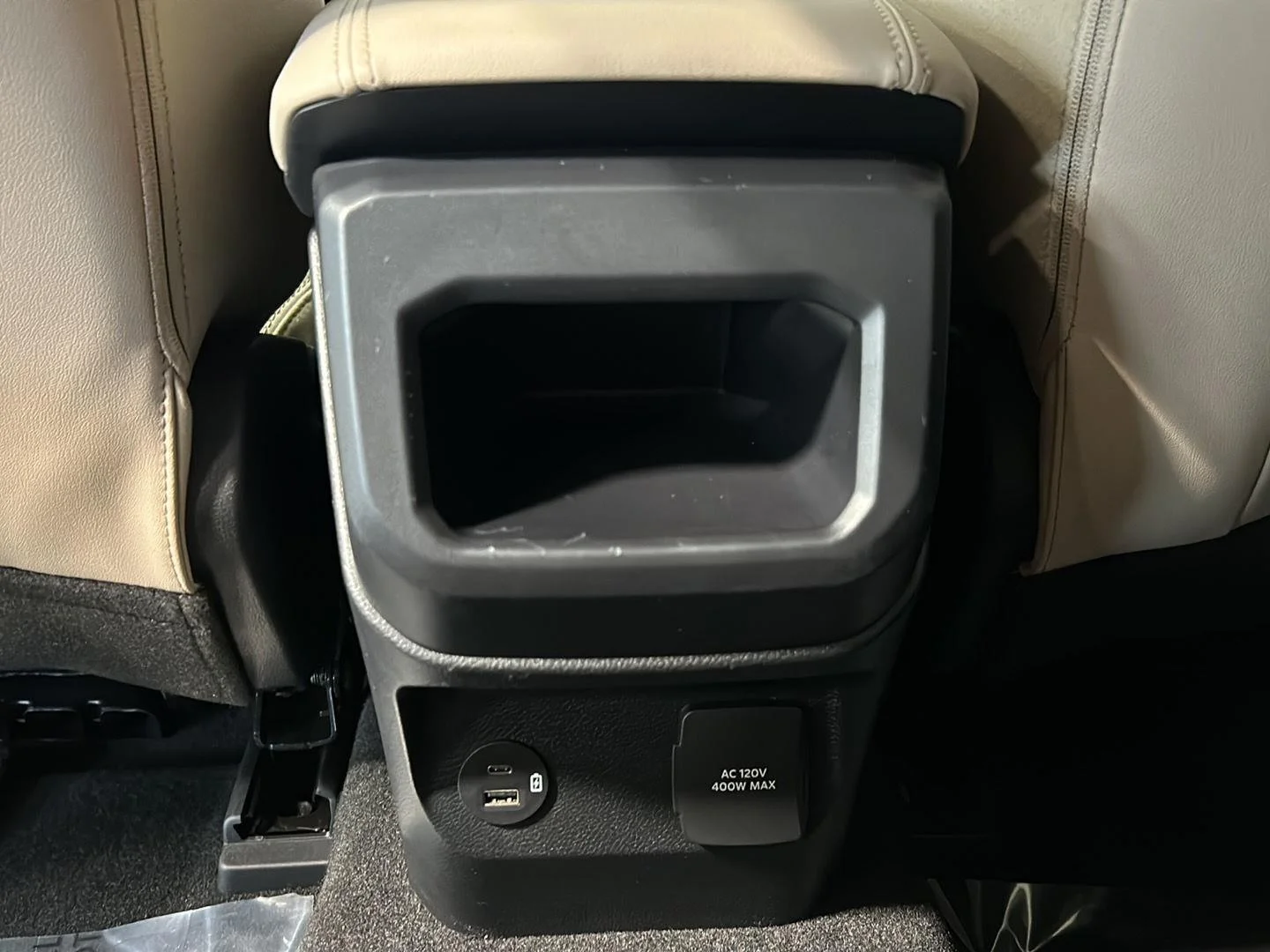 Used 2024 Cactus Gray Ford LARIAT image 29