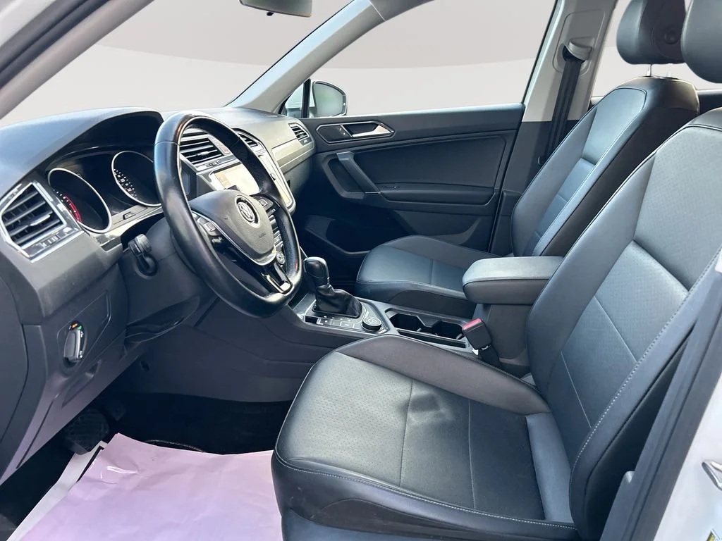 Used 2018 White Volkswagen 2.0T SE image 23