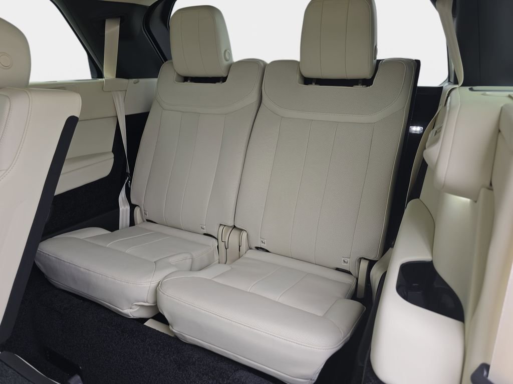 New 2026 Santorini Black Land Rover SE LWB image 13