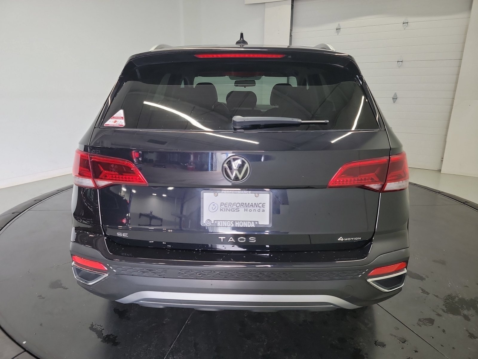 Used 2022 Deep Black Pearl Volkswagen SE image 6