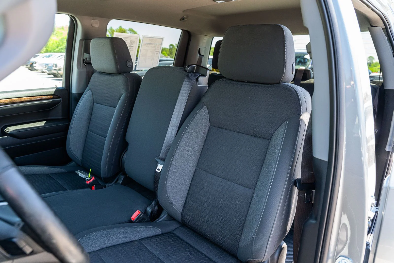 Used 2023 Silver GMC Elevation image 25