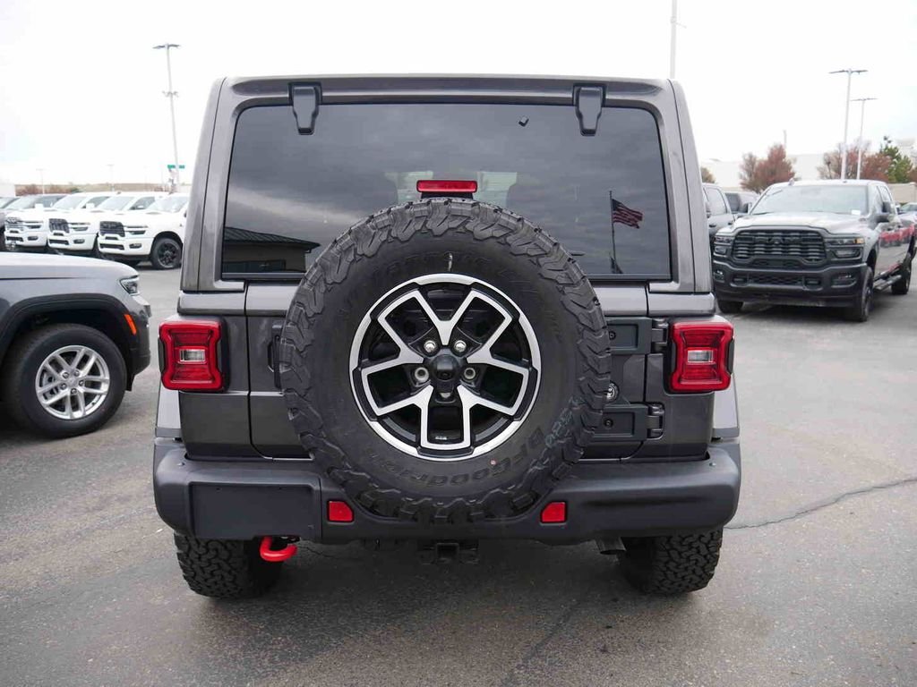 New 2026 Granite Crystal Metallic Clearcoat Jeep Rubicon image 23