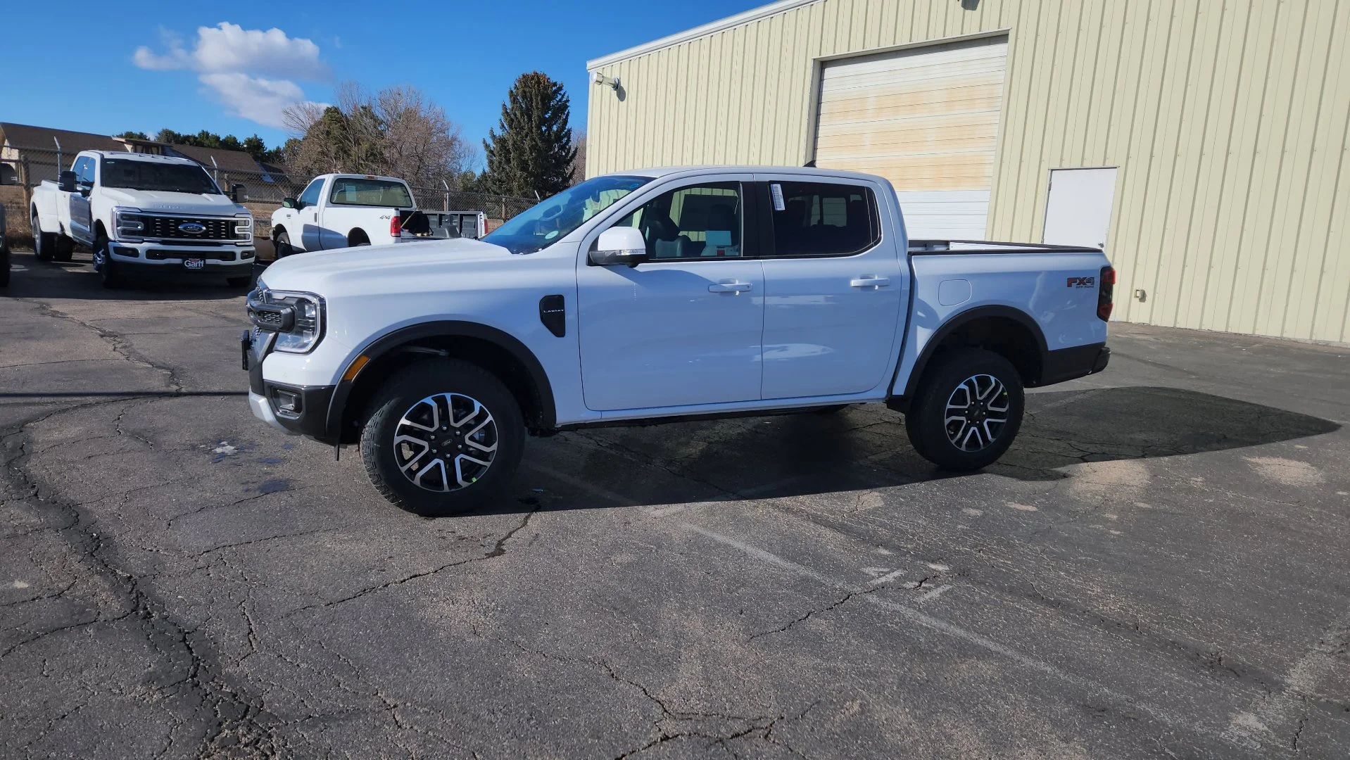 New 2025 Oxford White Ford LARIAT image 4