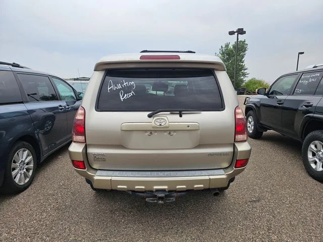 Used 2005 Dorado Gold Pearl Toyota Limited image 9