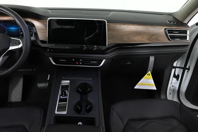 New 2026 Opal White Pearl Volkswagen 2.0T SE image 14