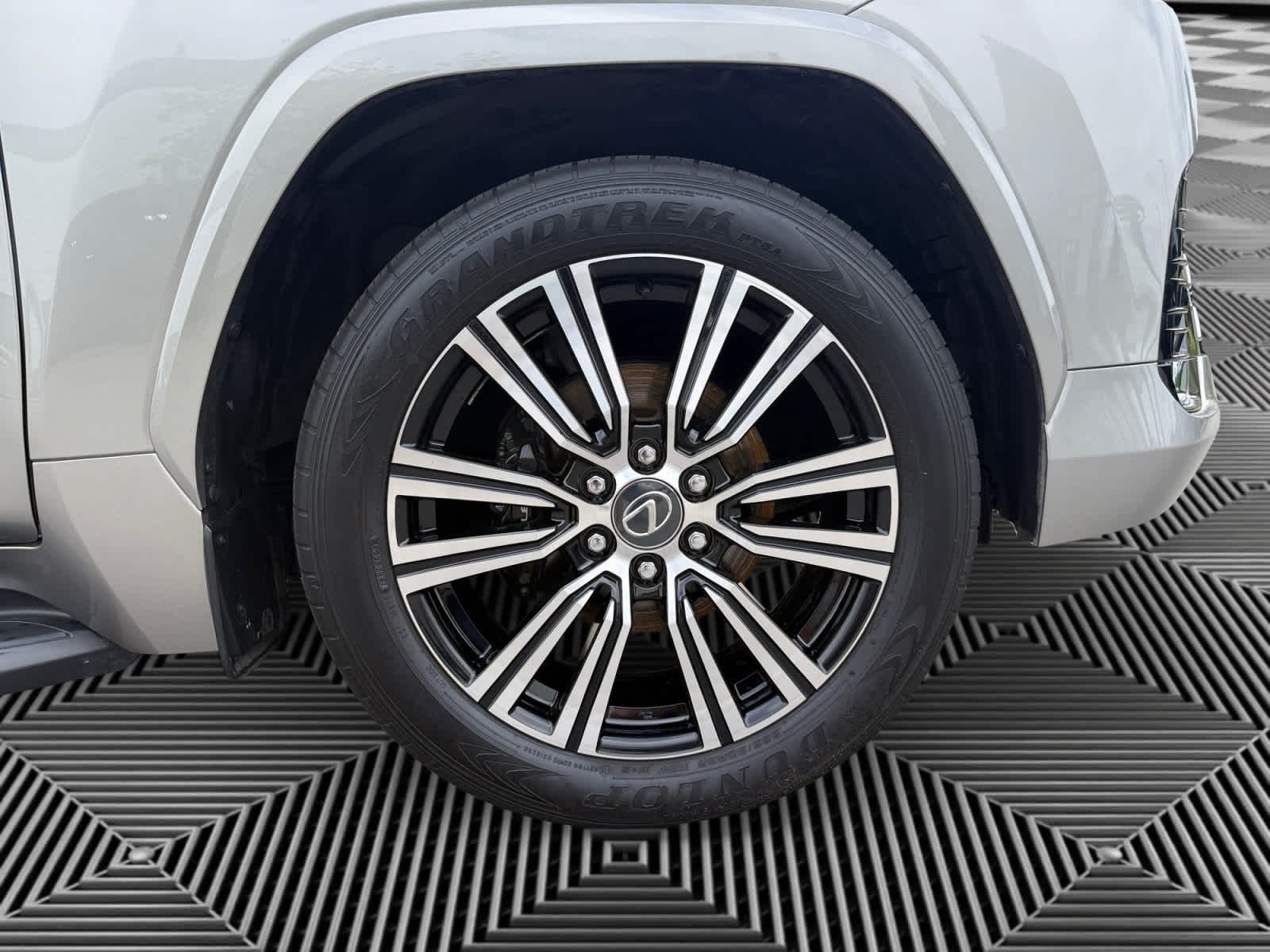 2024 Lexus LX 7