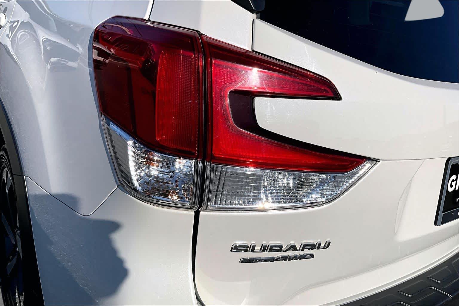 Used 2022 Crystal White Pearl Subaru Touring image 29