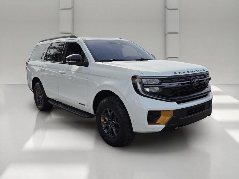 Used 2025 White Metallic FORD TREMOR 4X4 image 7