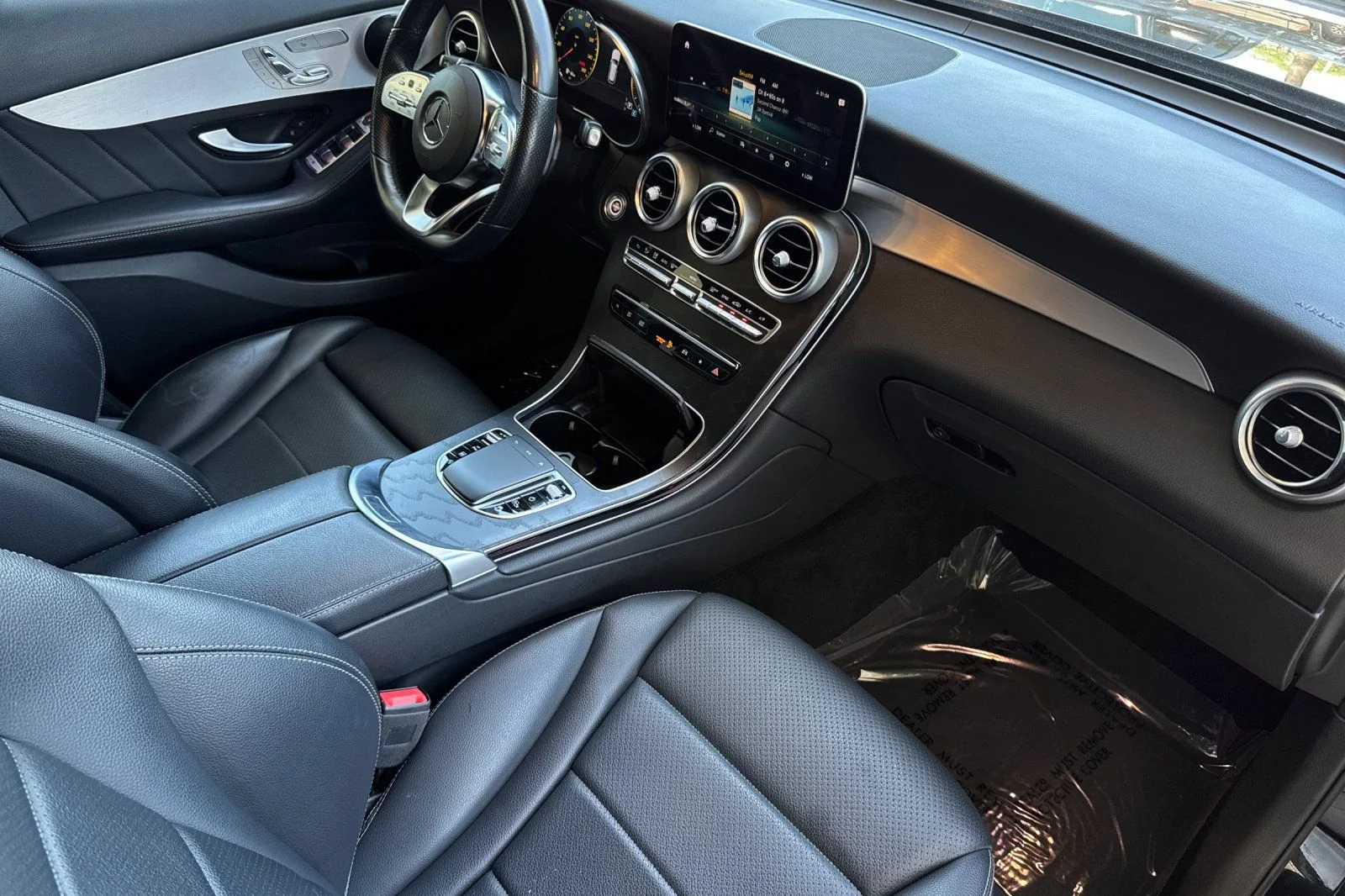 Used 2022 Black Mercedes-Benz GLC 300 image 18