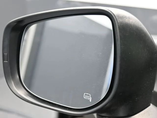 Used 2020 Black Subaru Premium image 9