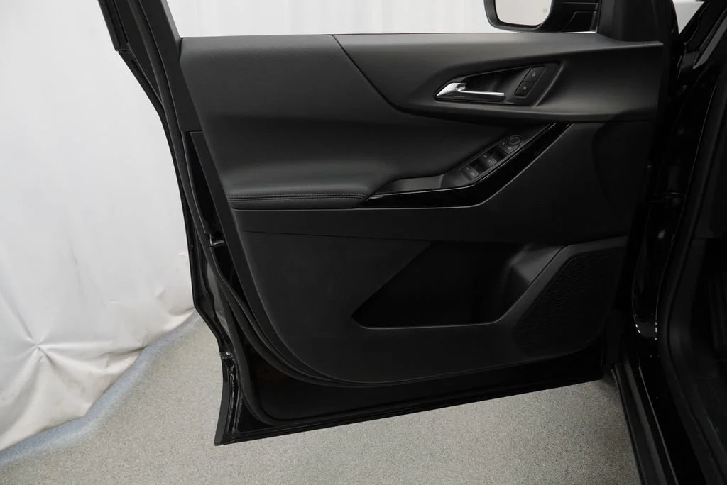 2027 Chevrolet Equinox LT - Photo 22