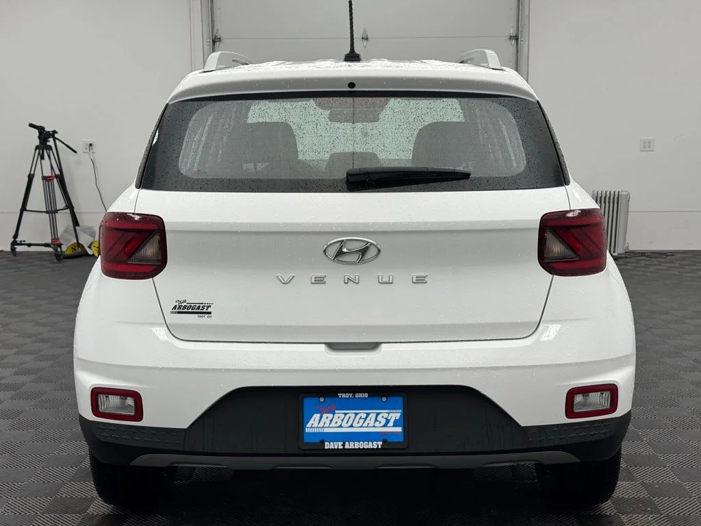 Used 2025 Lunar White Hyundai SEL image 8