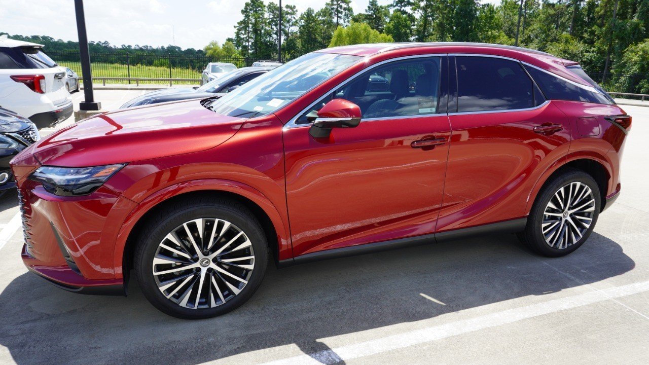 Certified Used 2025 MATADOR RED MICA Lexus RX 350 Premium Plus image 3