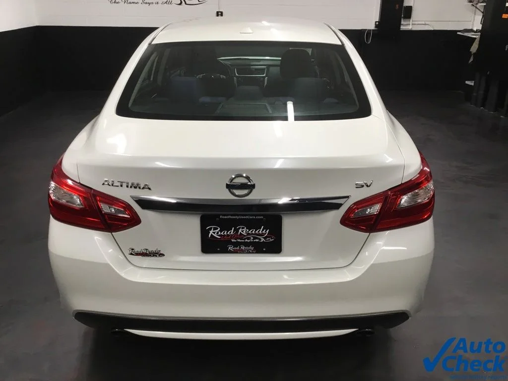 Used 2016 White Nissan 2.5 SV image 9