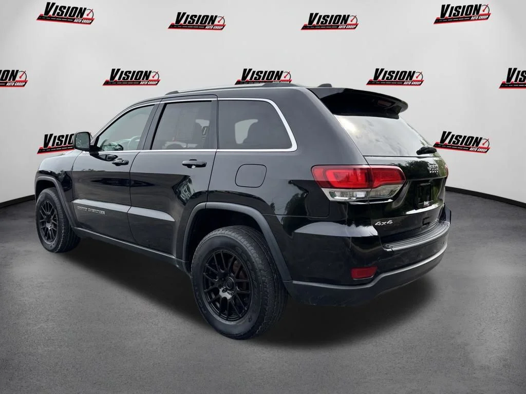 Used 2020 Black Jeep Laredo image 8