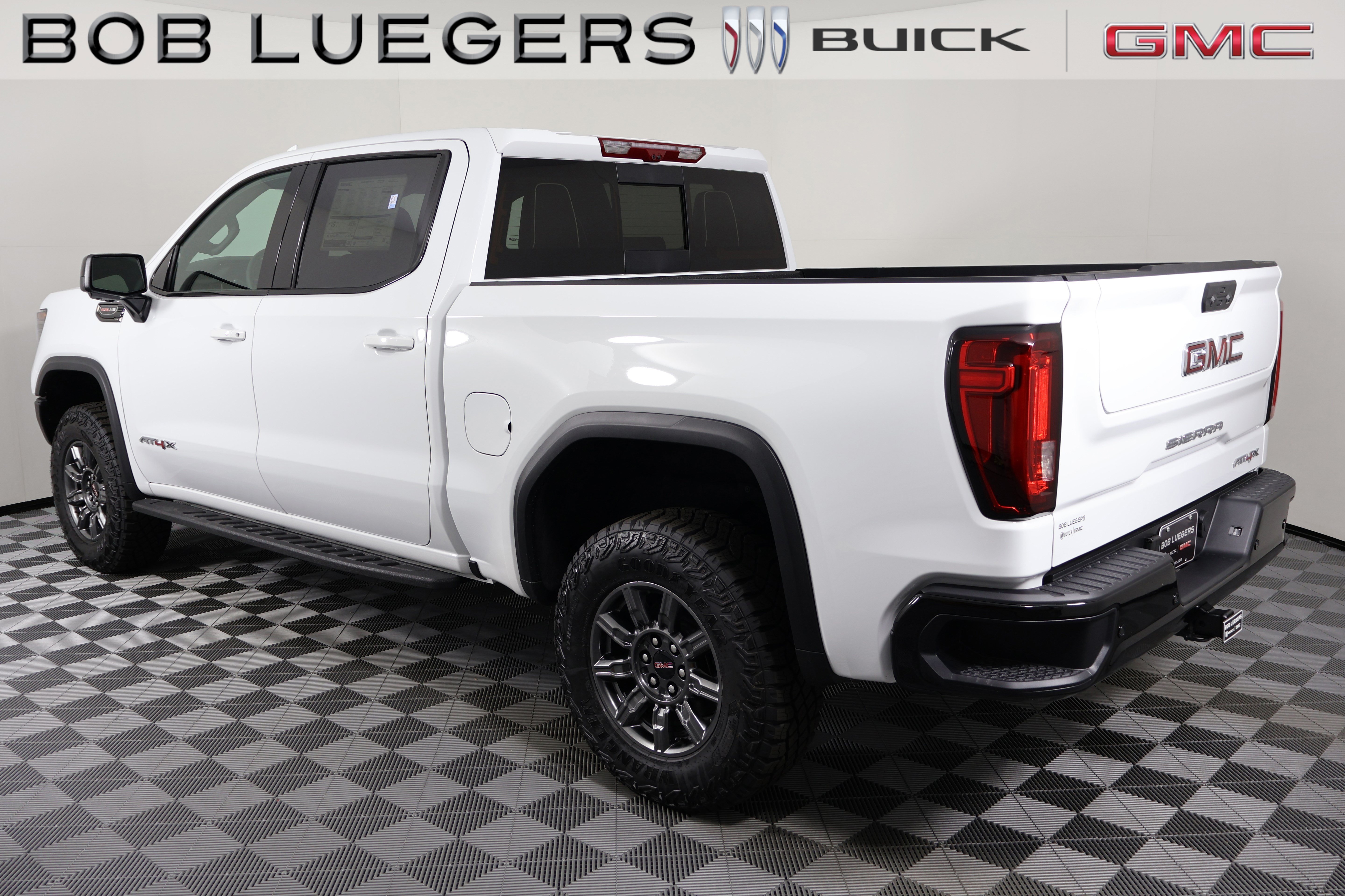 2026 GMC Sierra 1500 AT4X - Photo 6