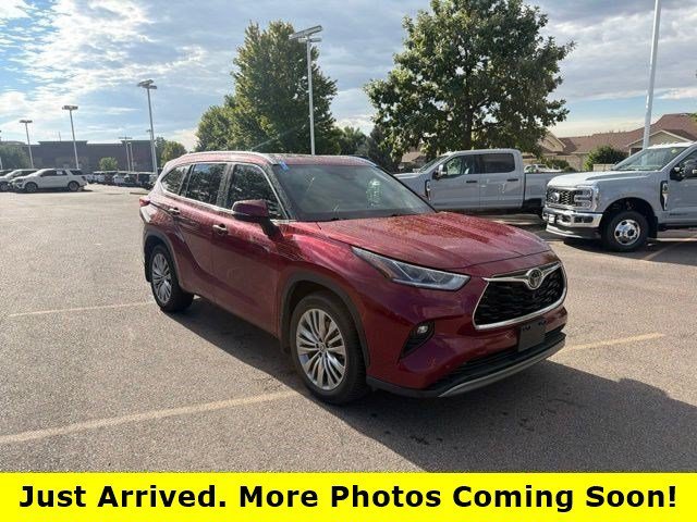 2022 Toyota Highlander Platinum
