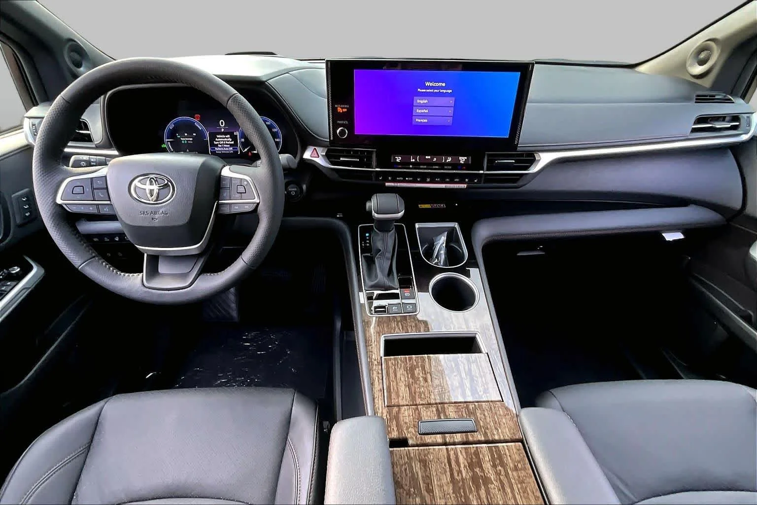 New 2026 Ruby Flare Pearl Toyota Platinum image 5